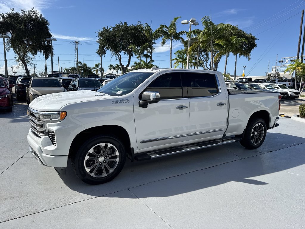 Used 2022 Chevrolet Silverado 1500 High Country w/ Technology Package AWD/4WD image 10