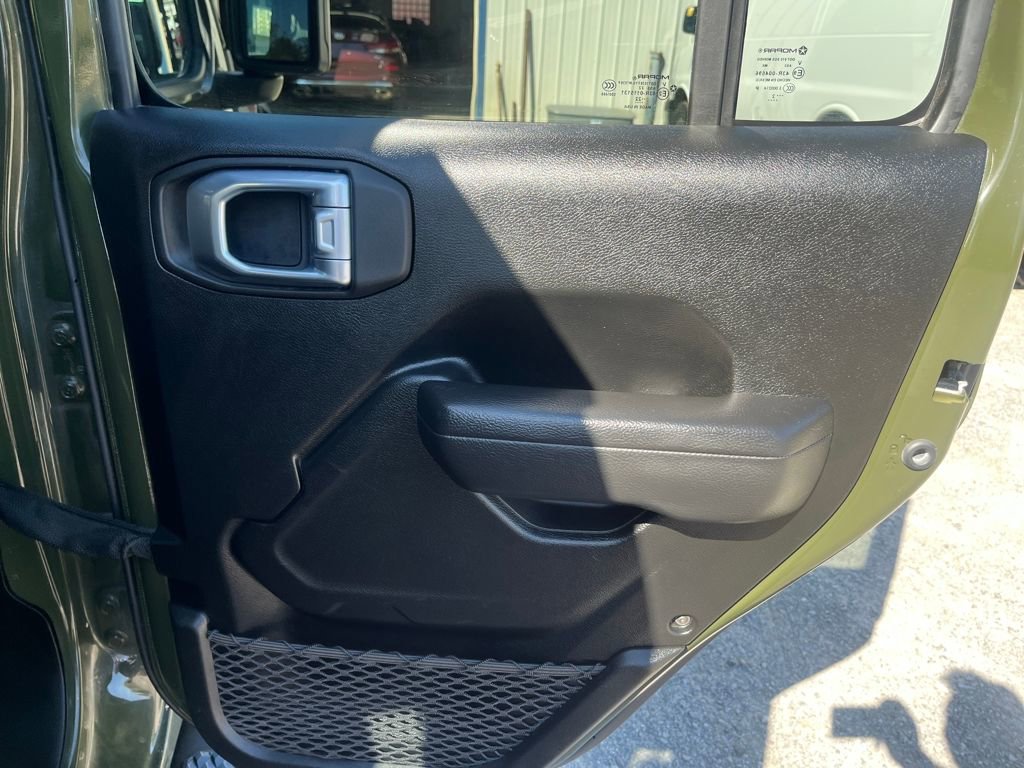 Used 2022 Jeep Gladiator Sport image 32