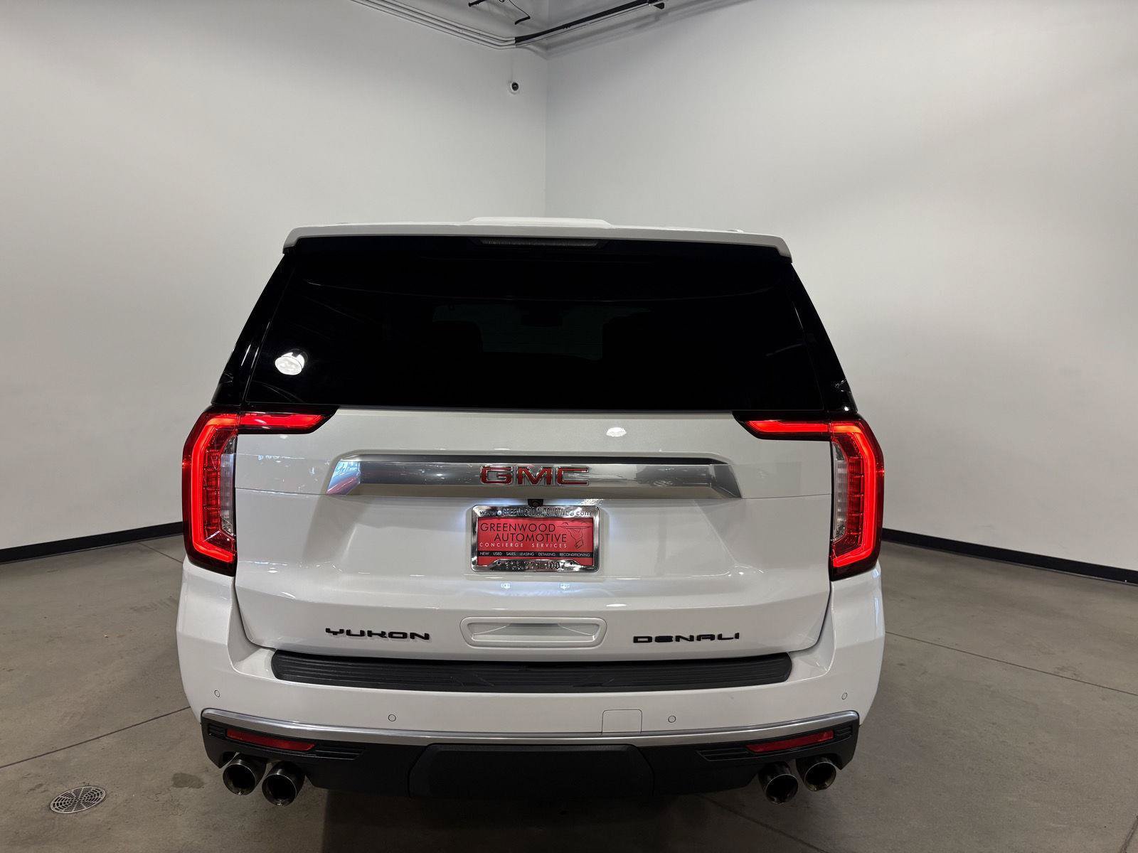 Used 2023 GMC Yukon Denali AWD/4WD image 5