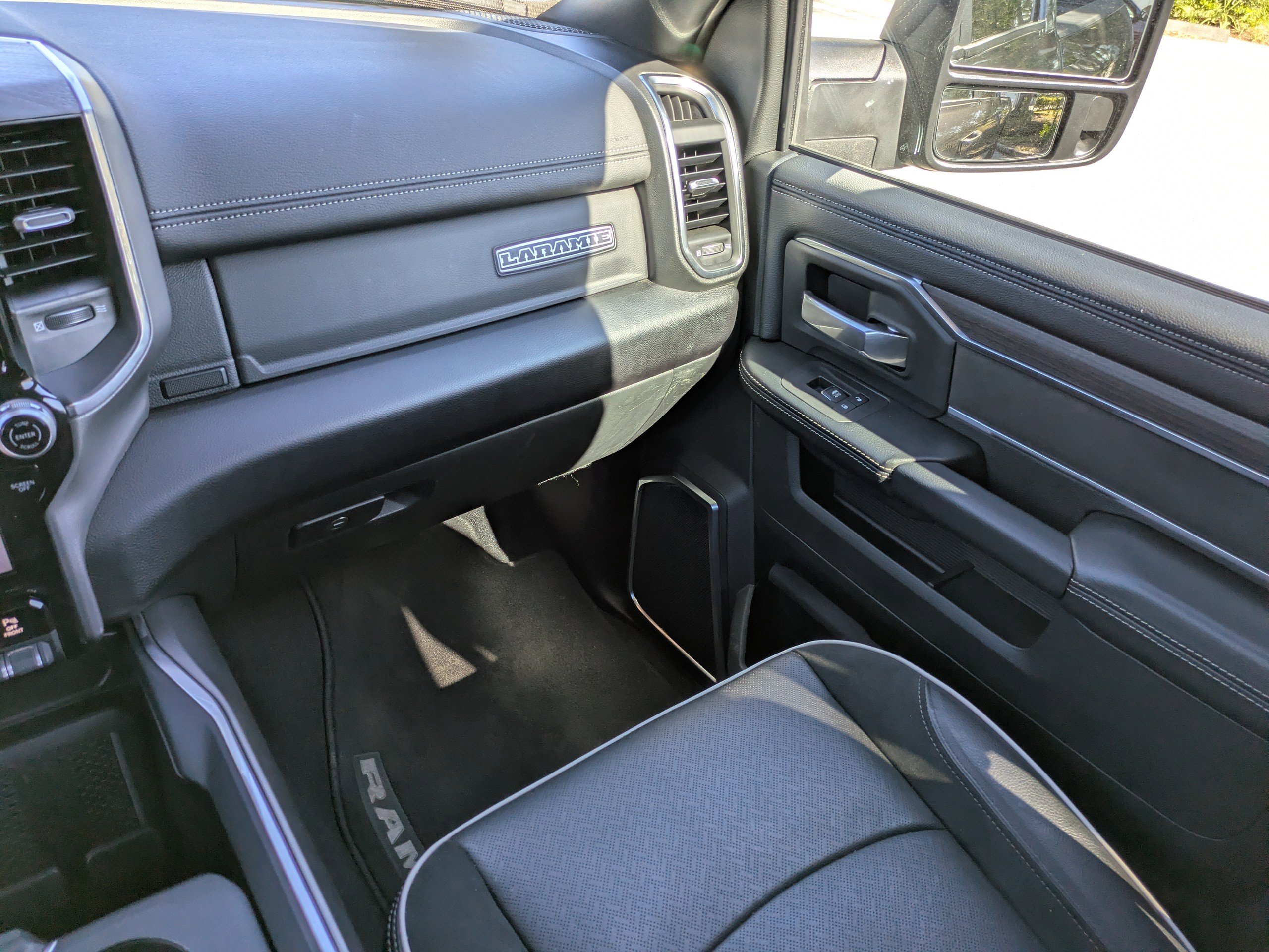 Used 2025 RAM 2500 Laramie image 16