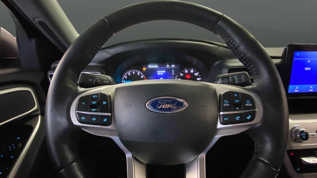 Used 2022 Ford Explorer XLT w/ Equipment Group 202A AWD/4WD image 15