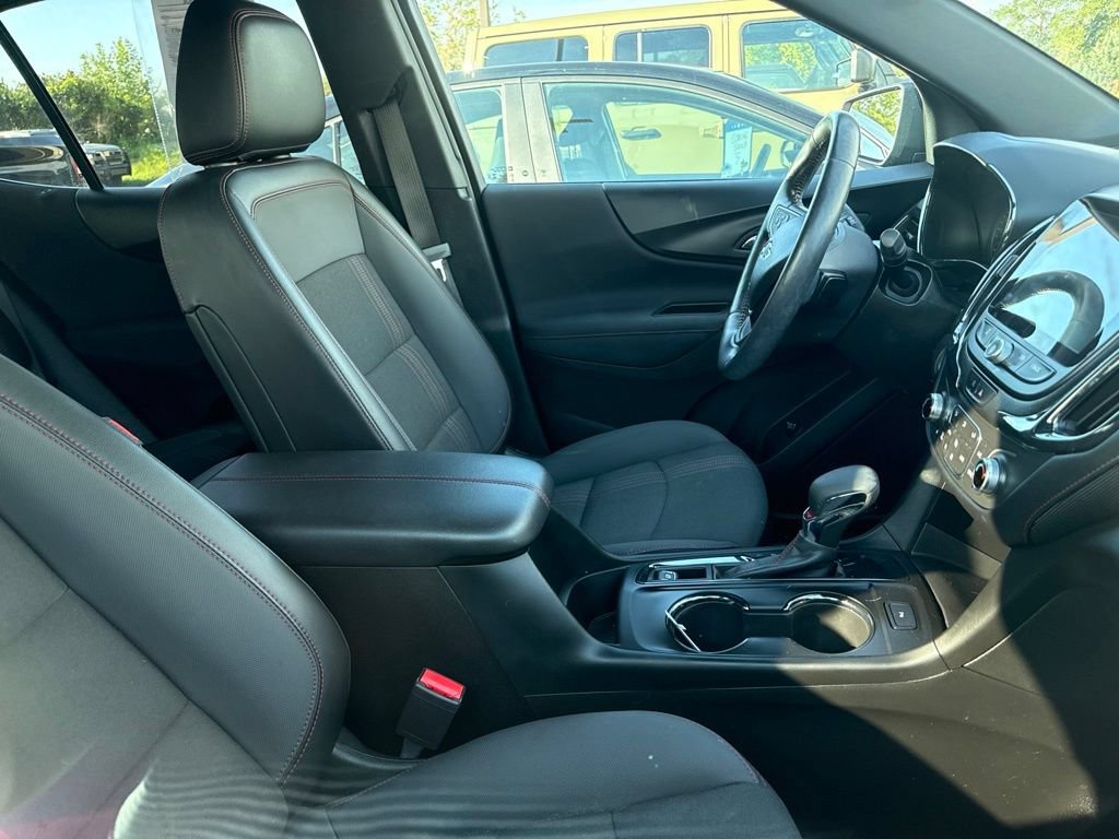 Used 2022 Chevrolet Equinox RS w/ Infotainment Package FWD image 29