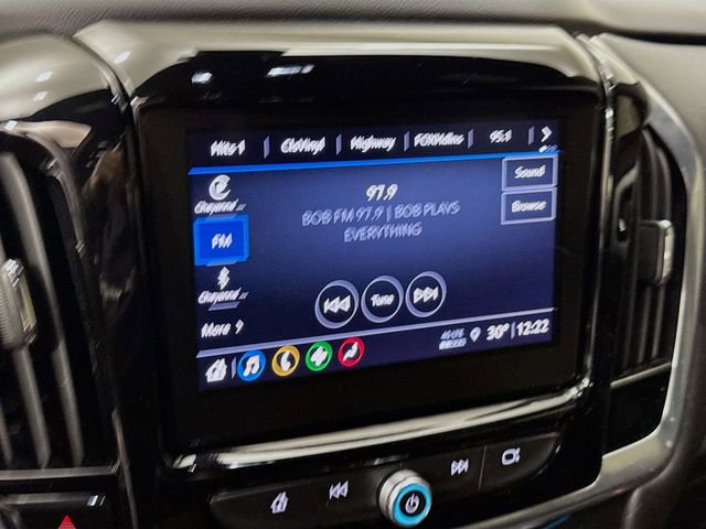 Used 2022 Chevrolet Traverse LT image 16