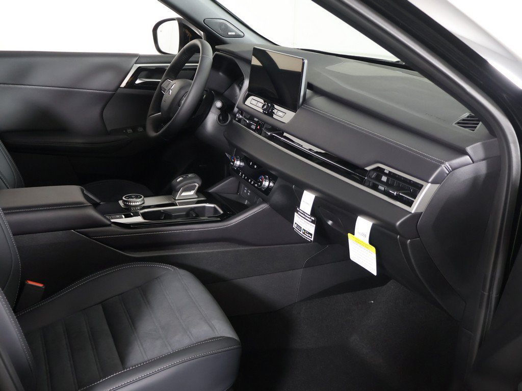 New 2027 Mitsubishi Outlander LE AWD/4WD image 24