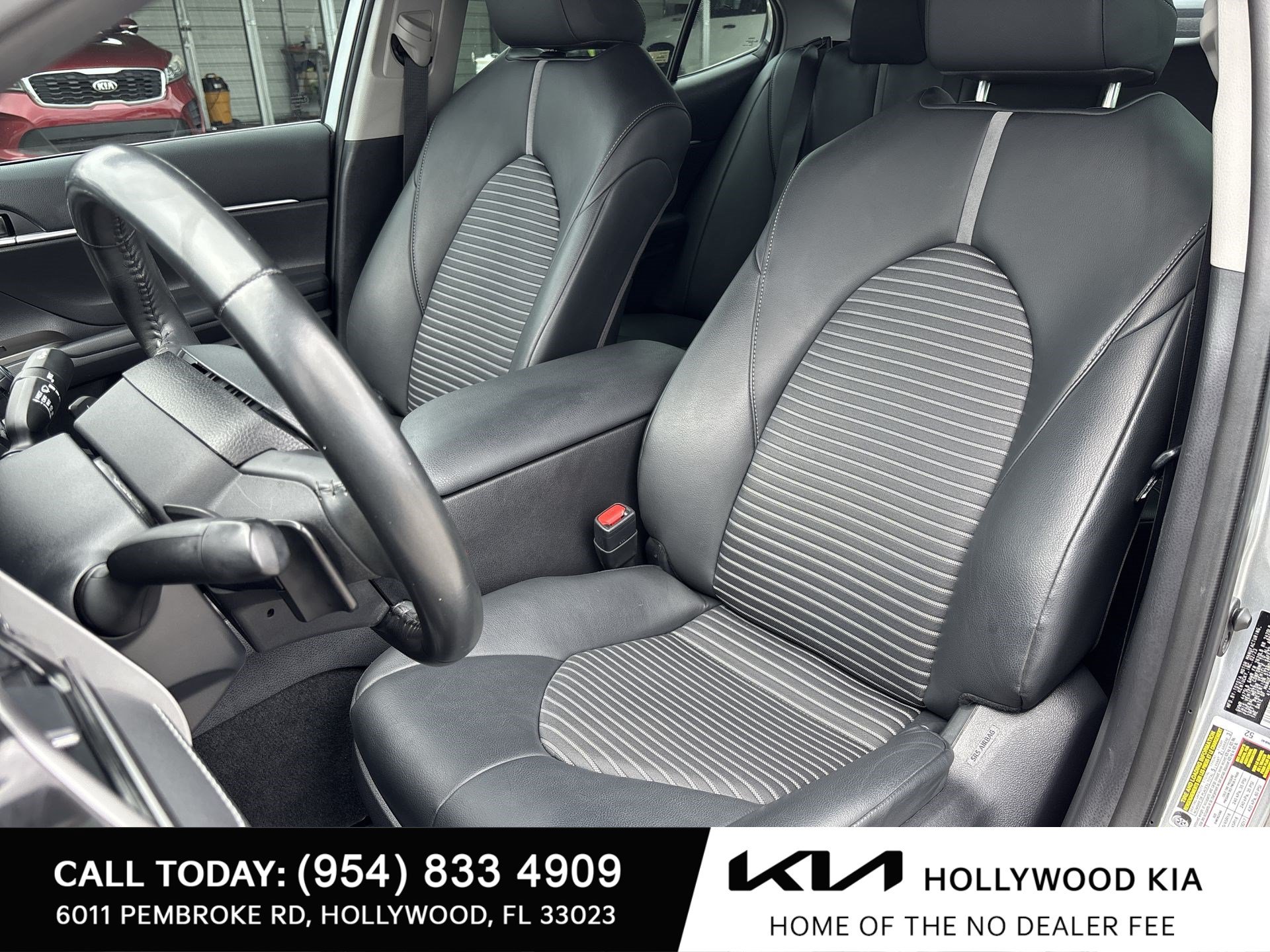 Used 2023 Toyota Camry SE FWD image 13