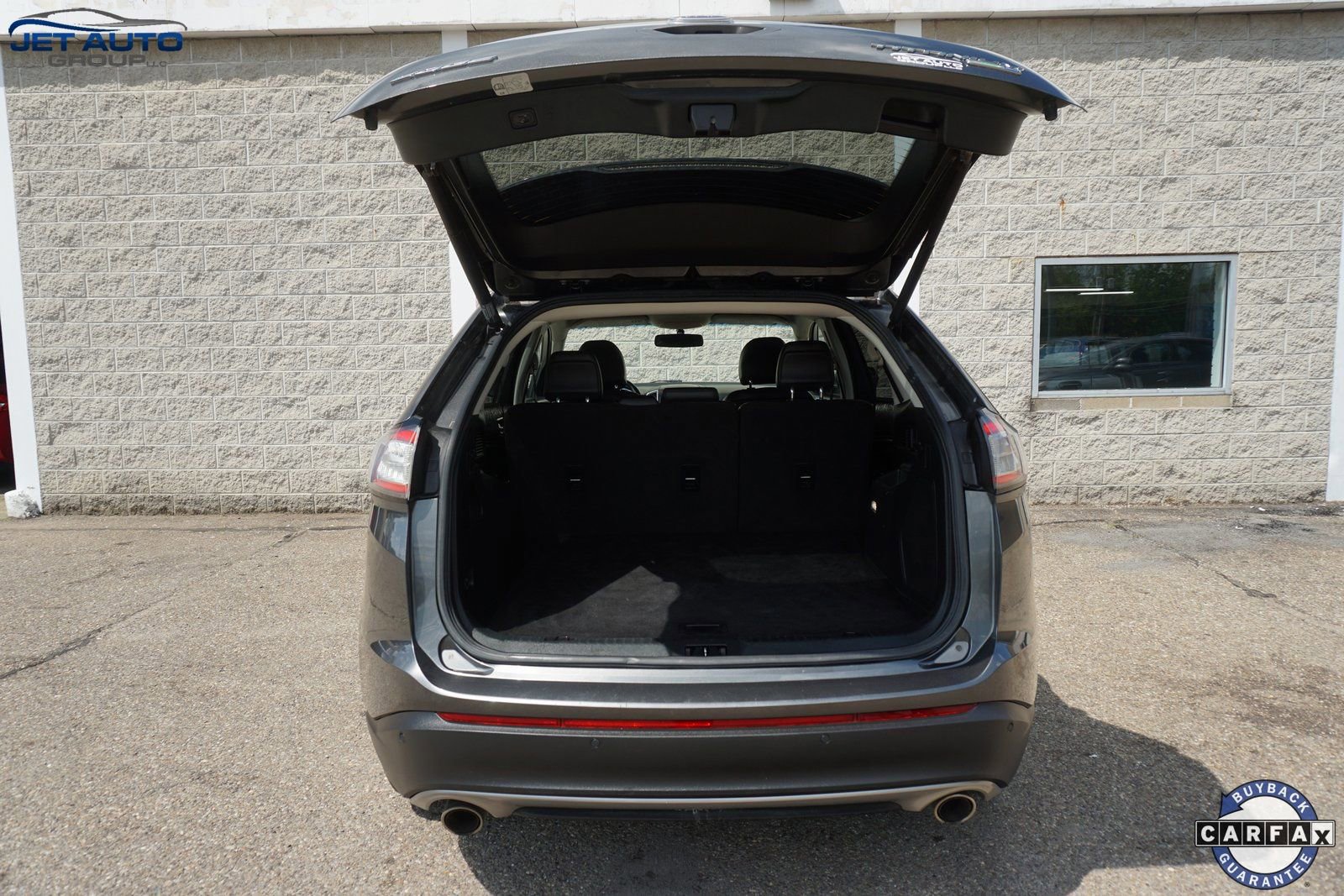 Used 2018 Ford Edge Titanium image 16