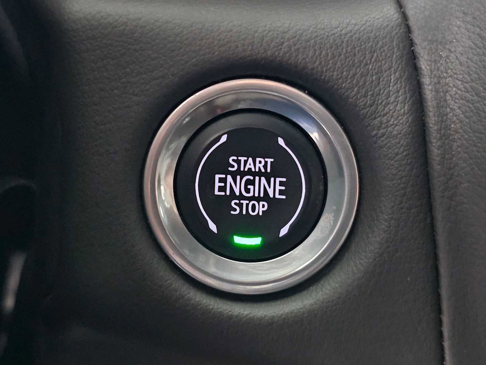 Used 2023 GMC Yukon SLT image 31