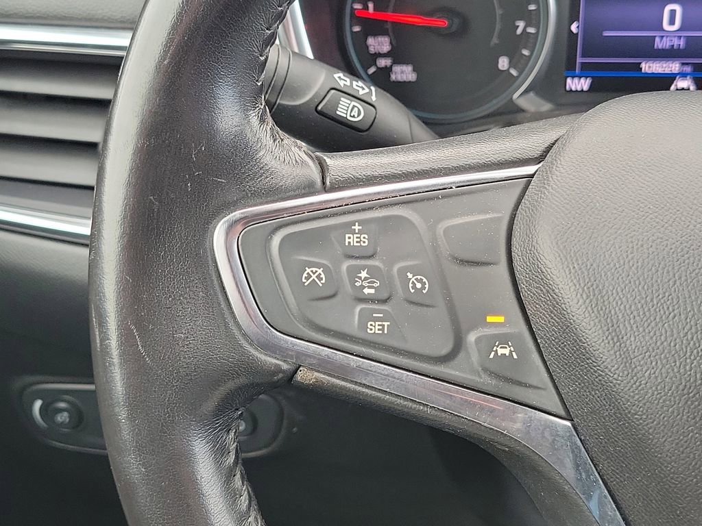 Used 2020 Chevrolet Equinox LT w/ Driver Convenience Package image 11