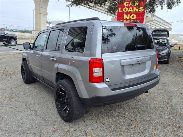 Used 2017 Jeep Patriot Latitude AWD/4WD image 5