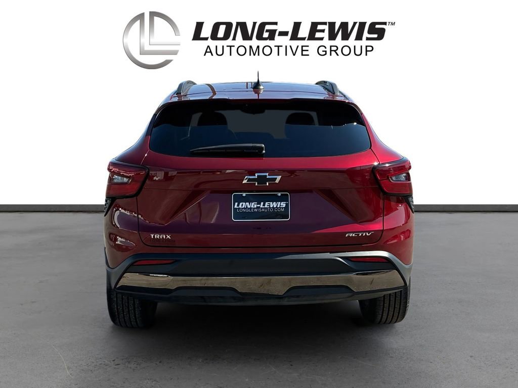 Used 2024 Chevrolet Trax ACTIV w/ Sunroof Package image 5