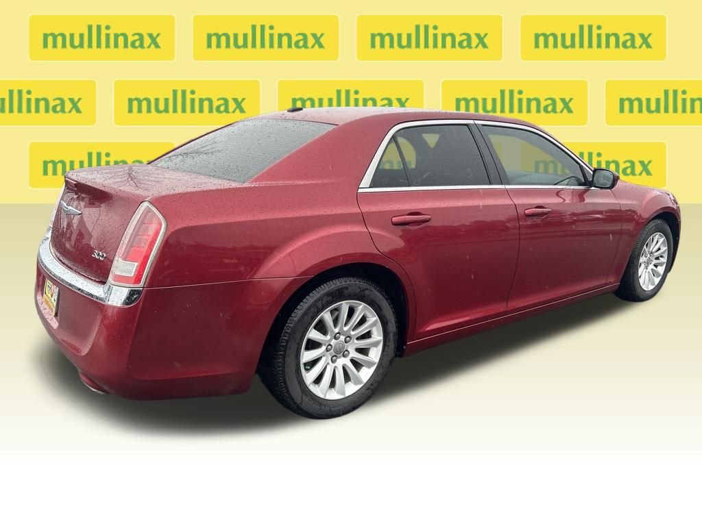 Used 2014 Chrysler 300 image 3