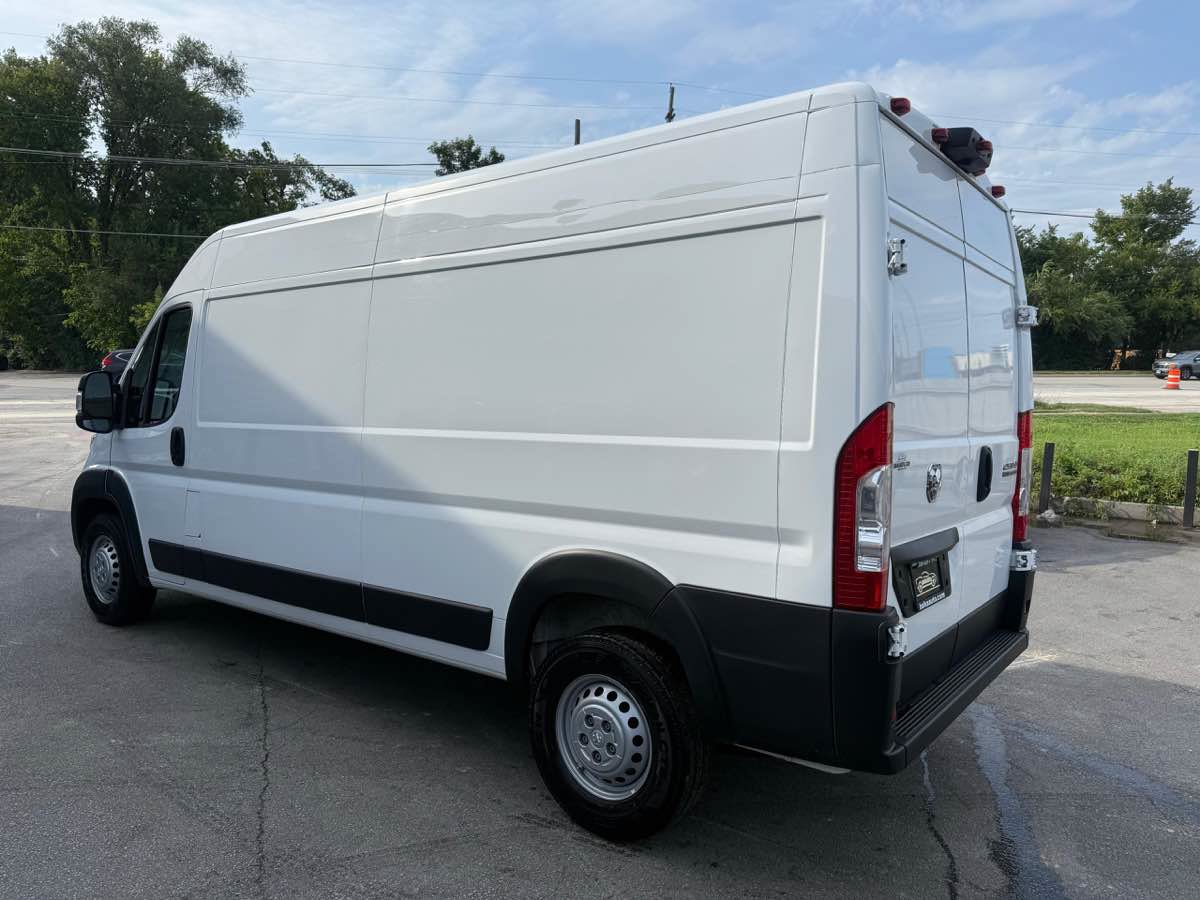 Used 2025 RAM ProMaster 2500 w/ Convenience Group FWD image 7