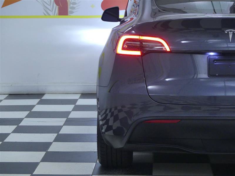Used 2021 Tesla Model Y Long Range AWD/4WD image 27
