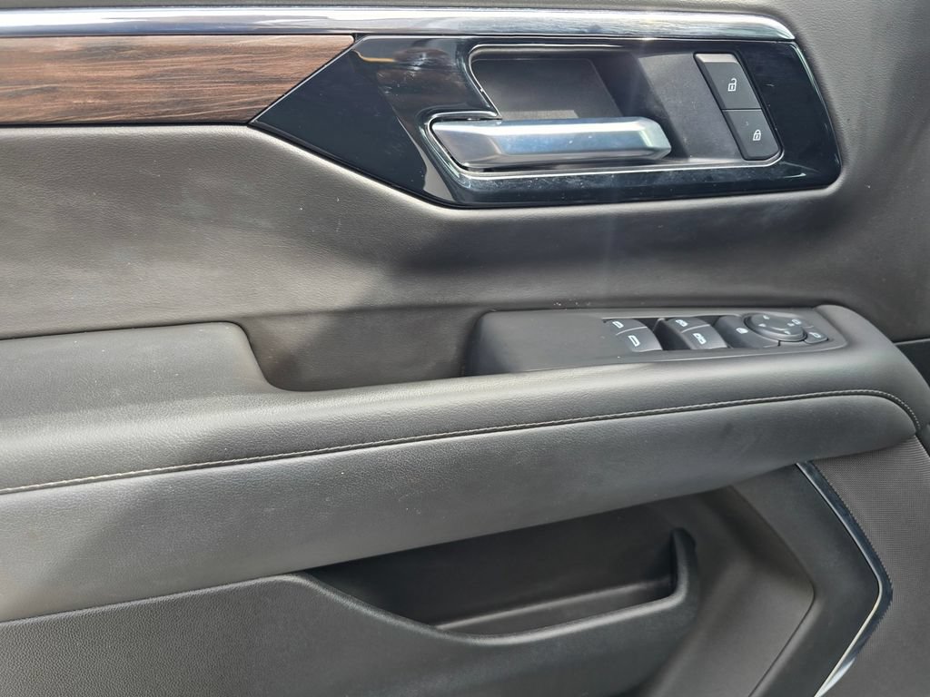 Used 2025 Chevrolet Tahoe LS RWD image 22