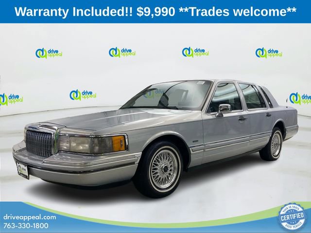 Used 1994 Lincoln Town Car Signature RWD image 1
