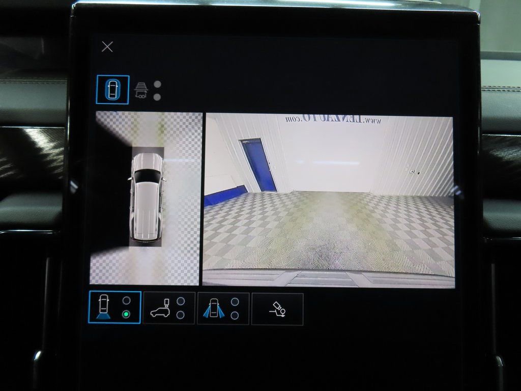 Used 2025 GMC Yukon XL AT4 w/ AT4 Premium Package image 14