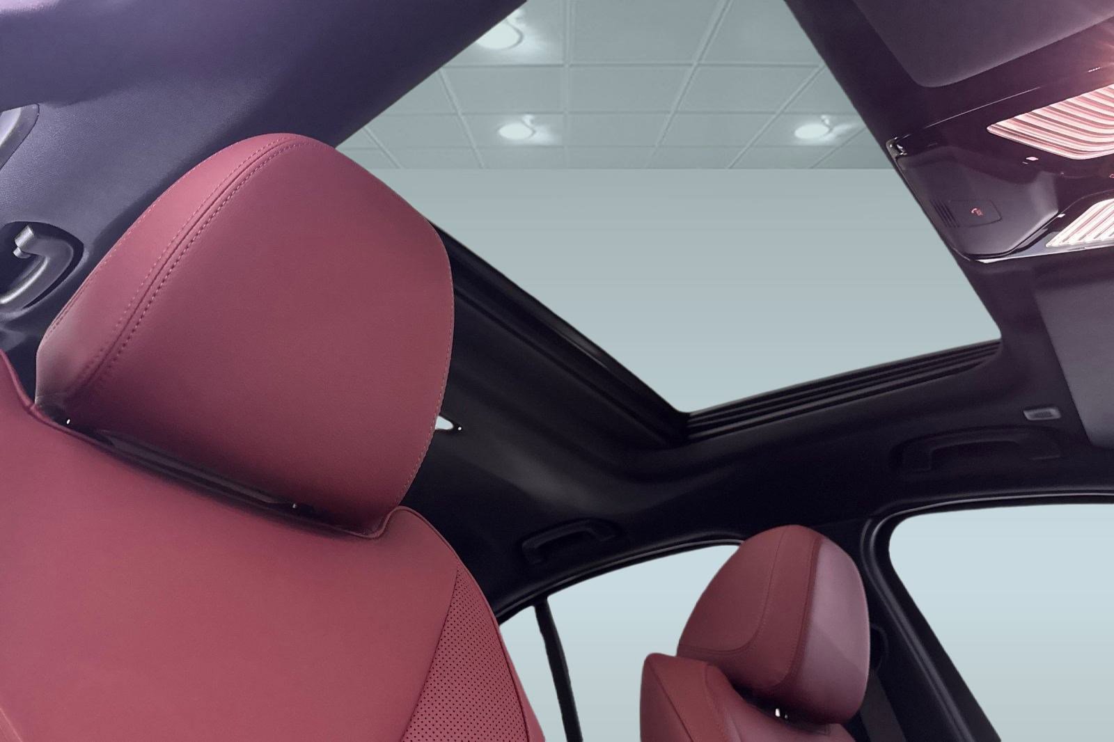 New 2026 BMW 330i Sedan image 14