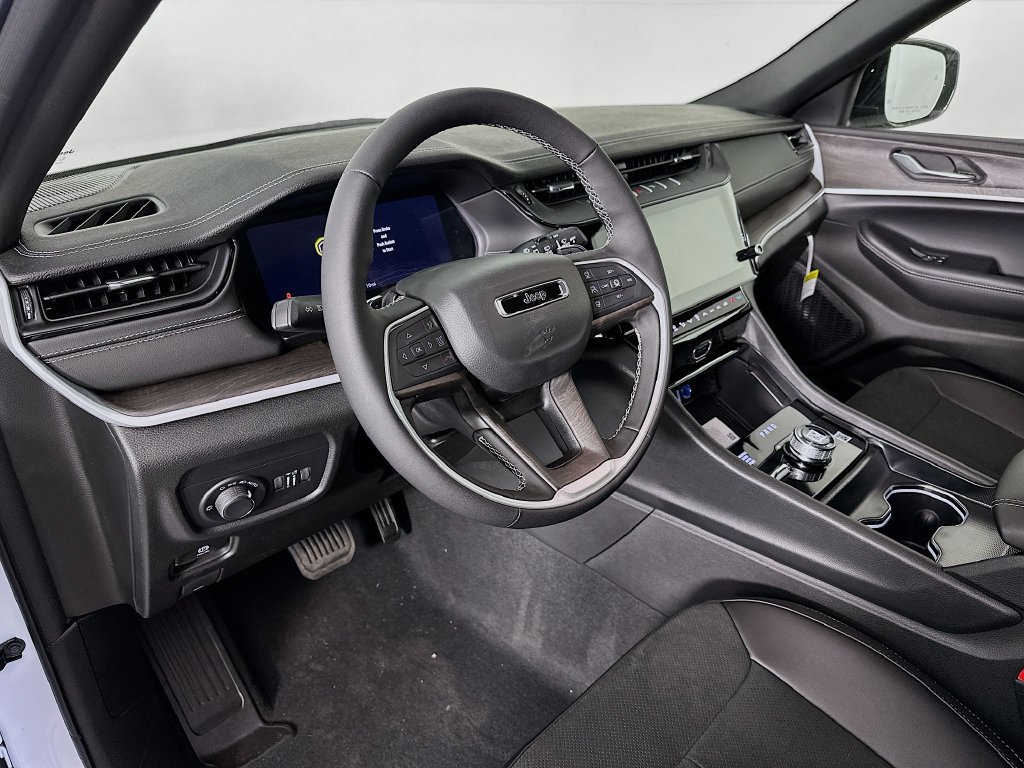 New 2026 Jeep Grand Cherokee L 4WD image 12