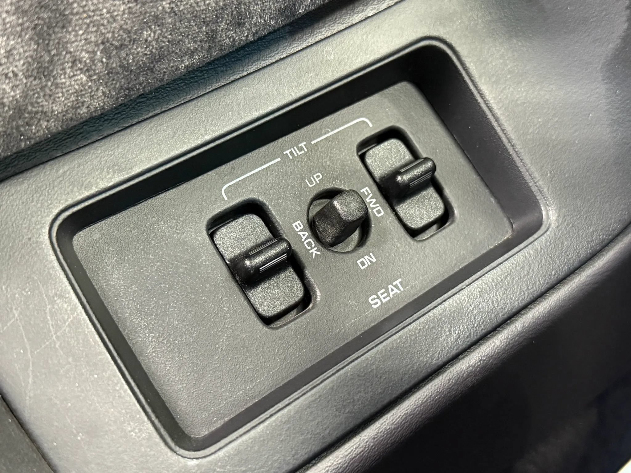 Used 1994 Chrysler LeBaron GTC FWD image 34
