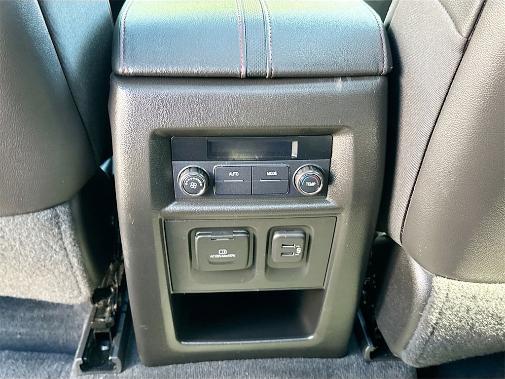 Used 2022 Chevrolet Traverse RS image 27