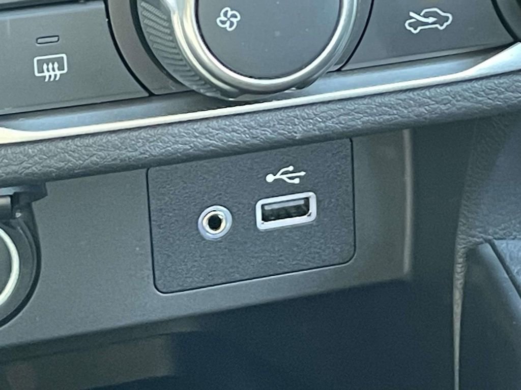 New 2025 Nissan Versa SV w/ Trunk Package image 28