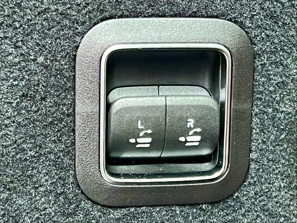 Certified 2026 Mercedes-Benz GLS 450 4MATIC image 51