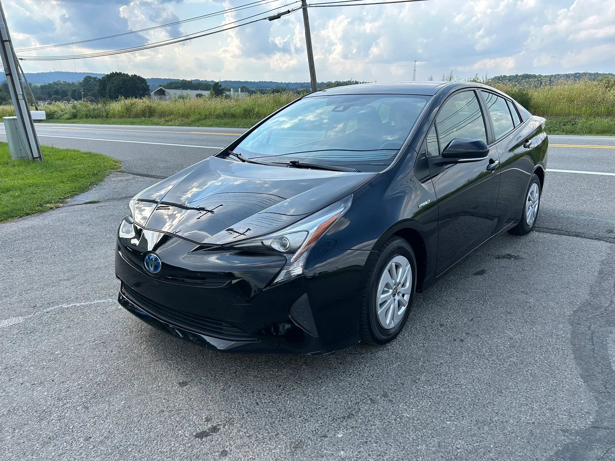 Used 2017 Toyota Prius Four FWD image 5