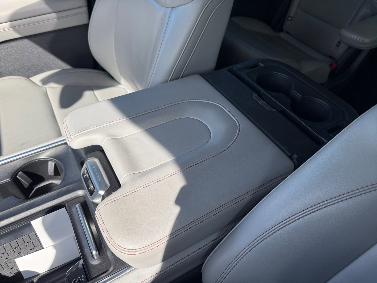 Certified 2025 Ford Expedition Active image 14