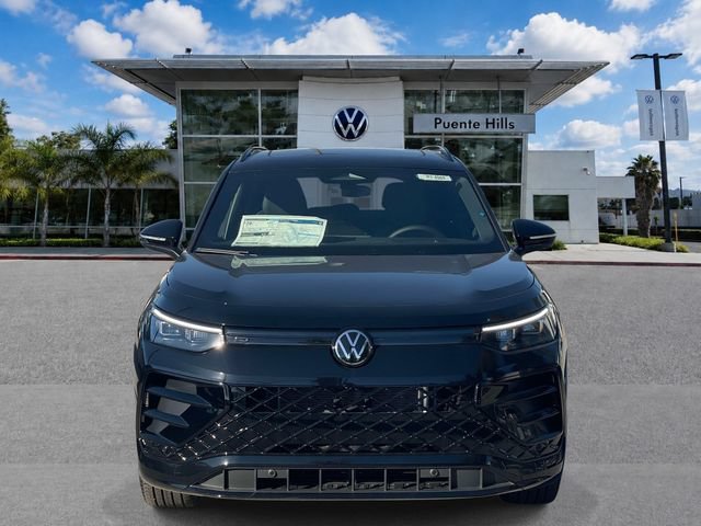 New 2026 Volkswagen Tiguan SE R-Line FWD image 2