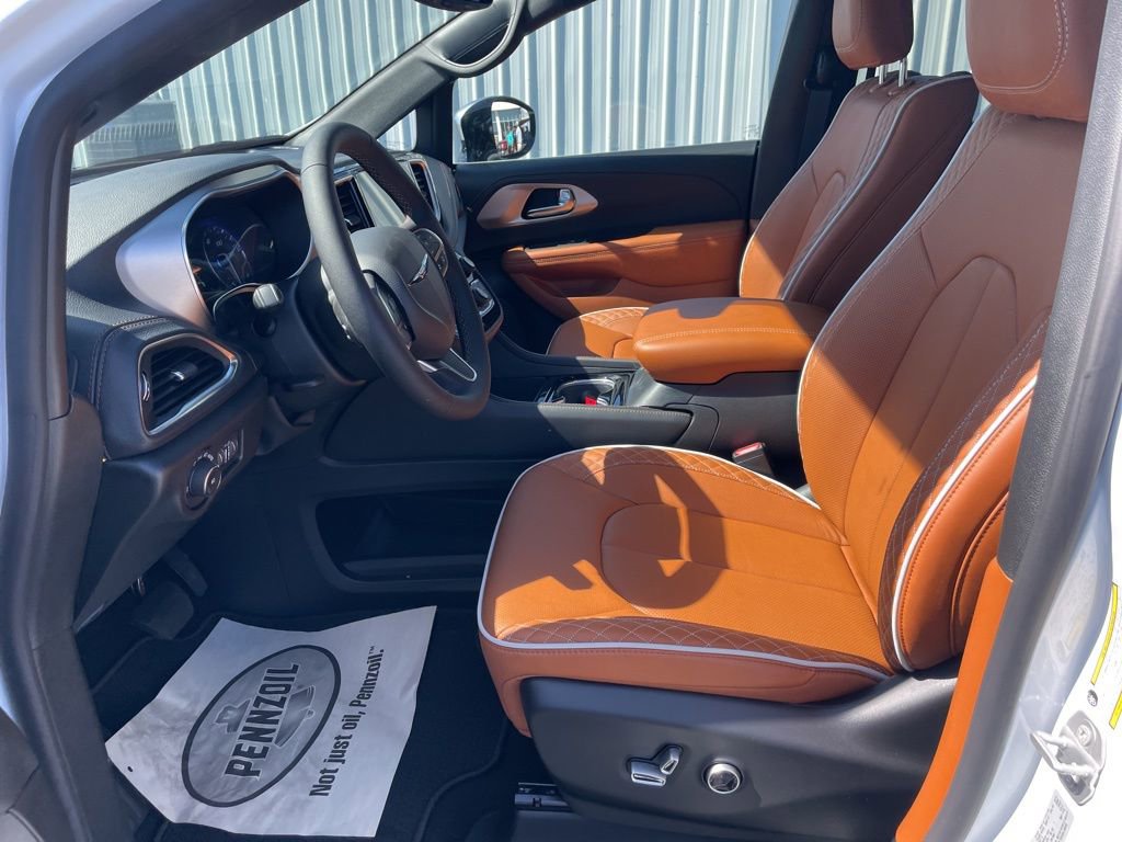 New 2026 Chrysler Pacifica Pinnacle image 29