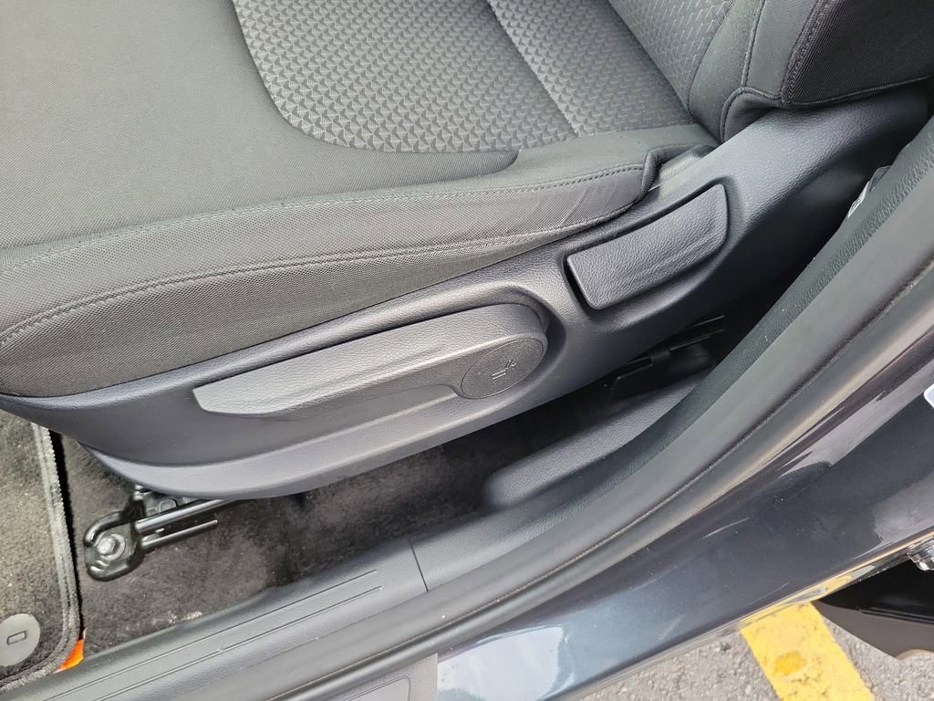 Used 2025 Kia Sportage LX FWD image 19
