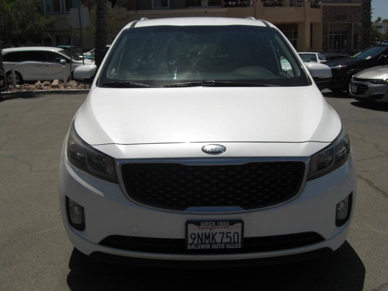 Used 2015 Kia Sedona EX FWD image 2