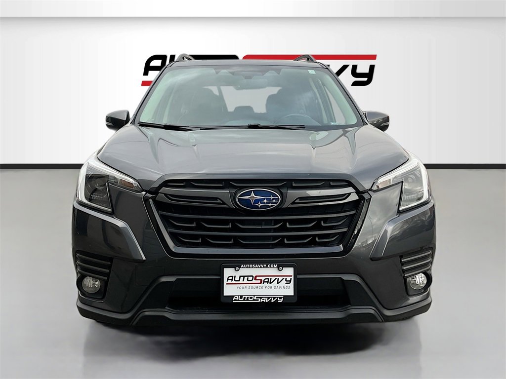 Used 2022 Subaru Forester Limited image 2