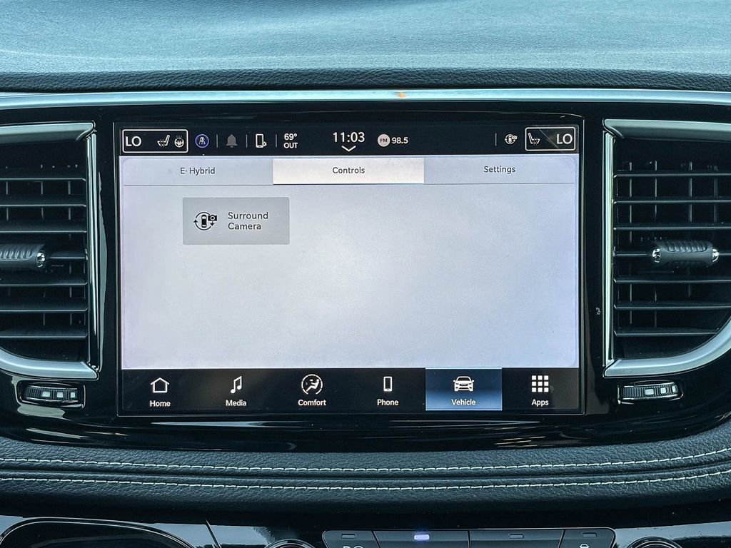 Used 2025 Chrysler Pacifica Premium image 18