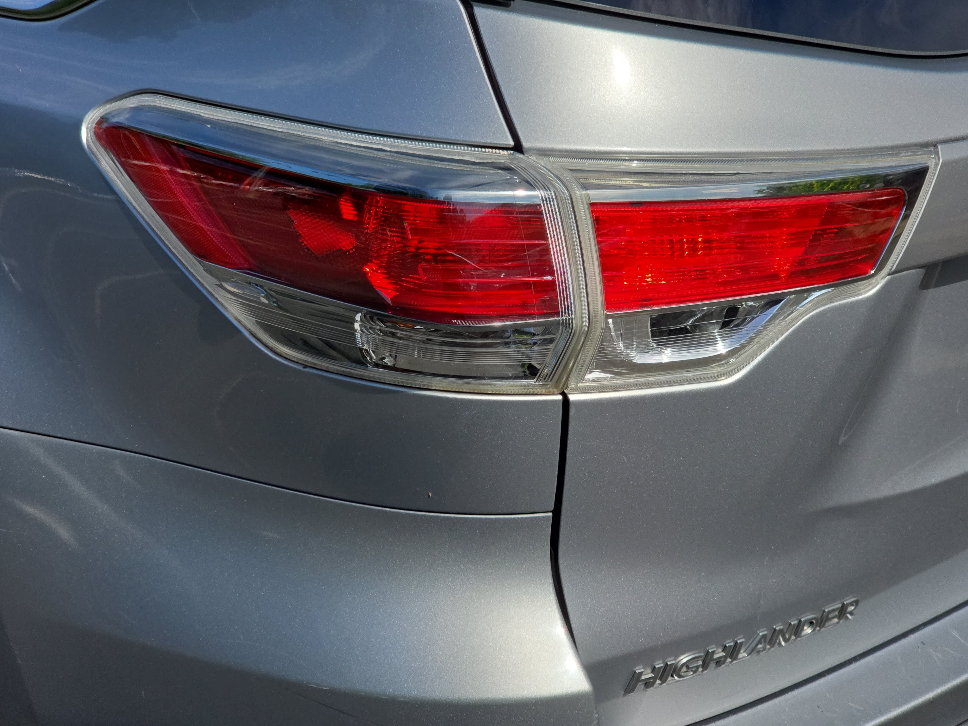 Used 2015 Toyota Highlander Plus FWD image 35