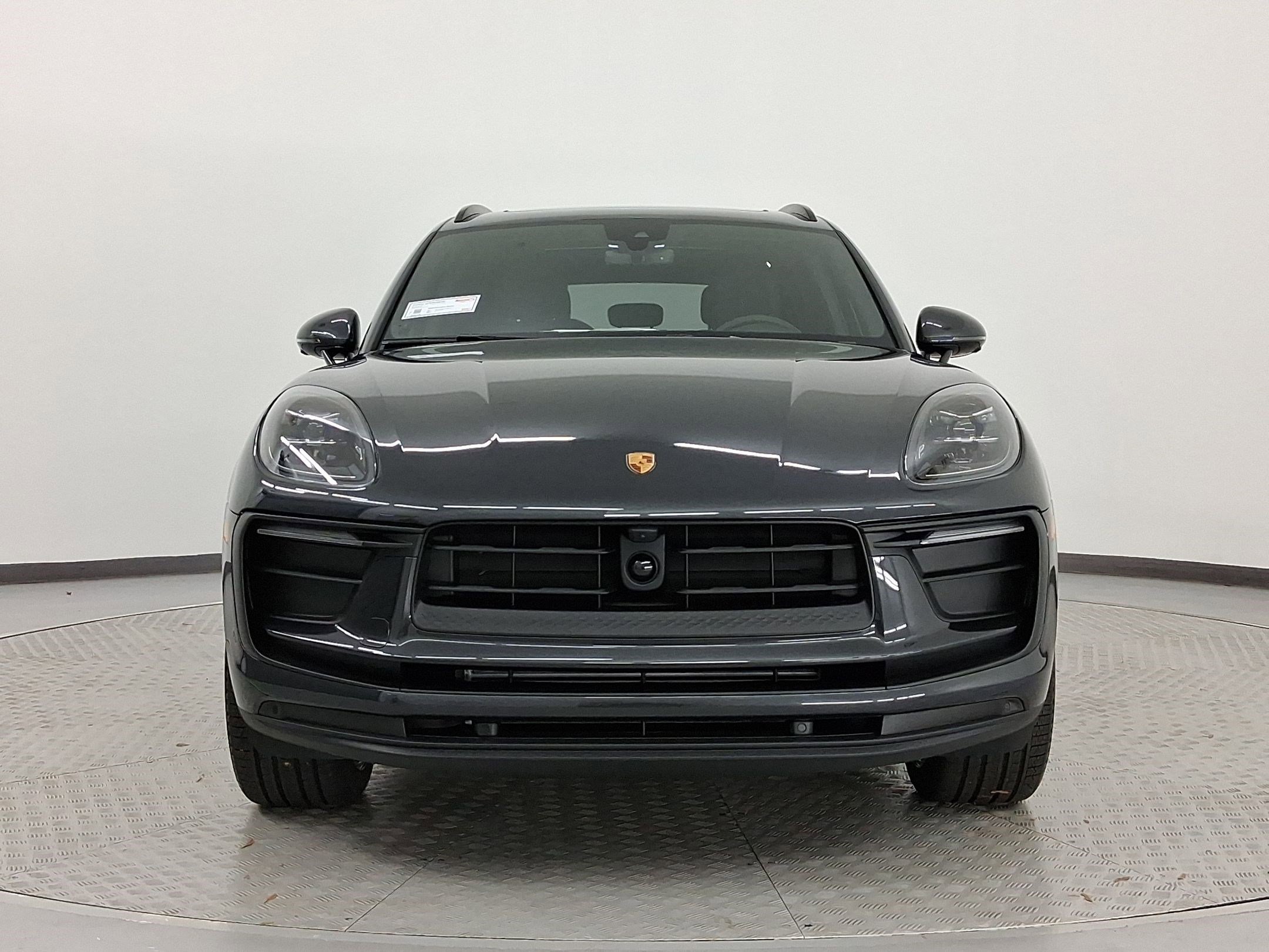 Used 2026 Porsche Macan AWD/4WD image 10