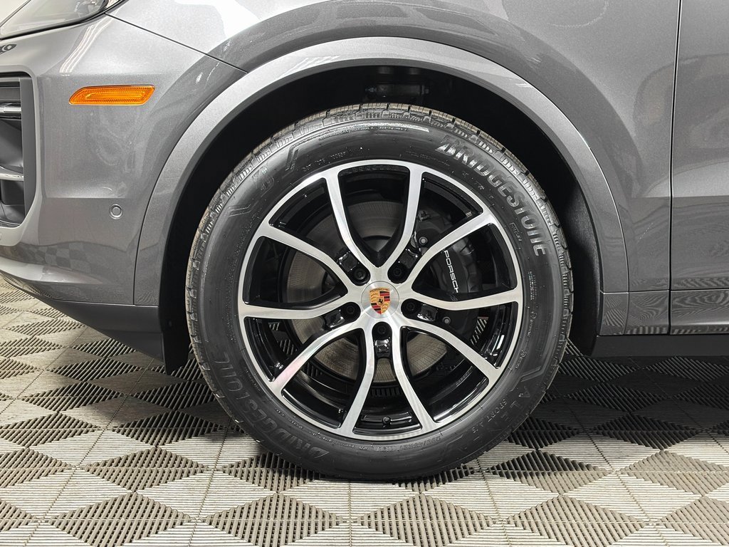 New 2026 Porsche Cayenne image 40