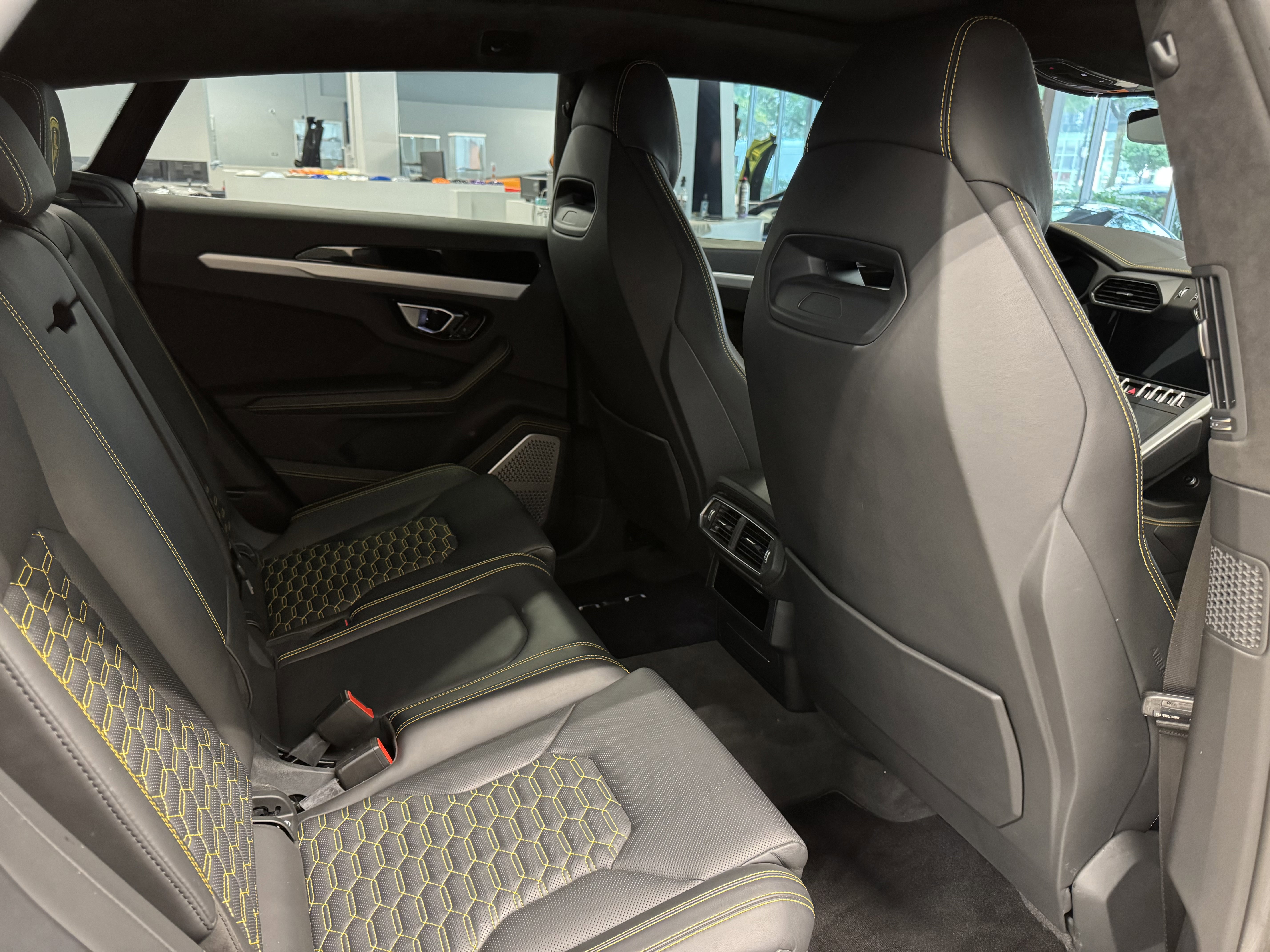 Used 2020 Lamborghini Urus image 15