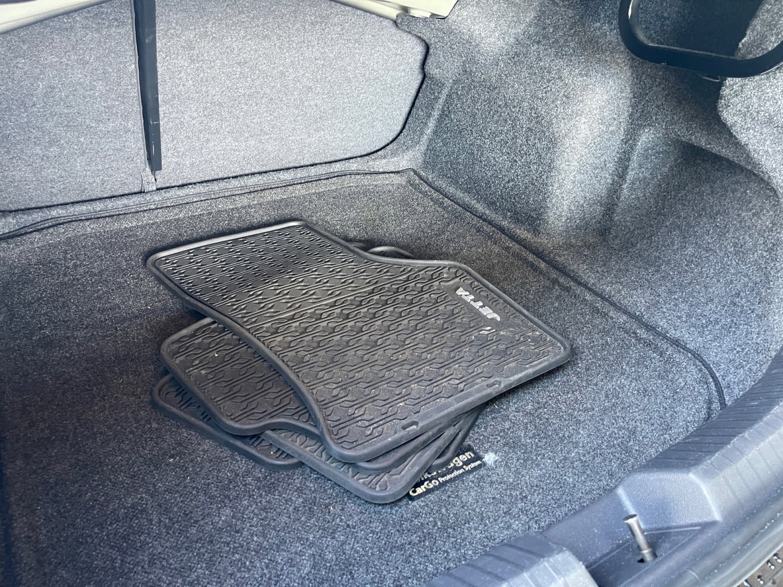 Used 2019 Volkswagen Jetta SE w/ Cold Weather Package image 22