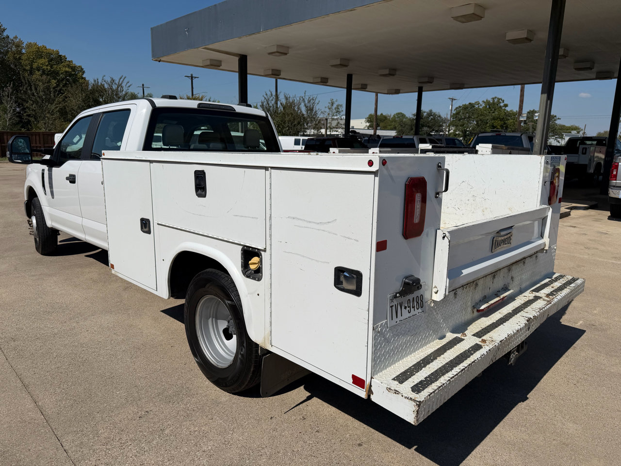 Used 2020 Ford F350 XL w/ Power Equipment Group image 3