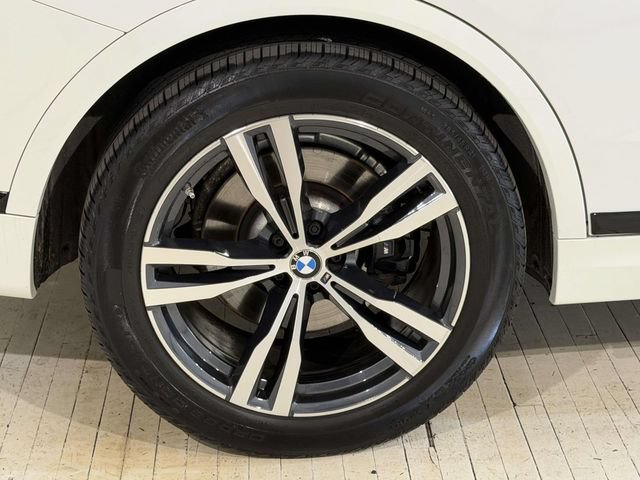 Used 2024 BMW X7 xDrive40i w/ Executive Package AWD/4WD image 15