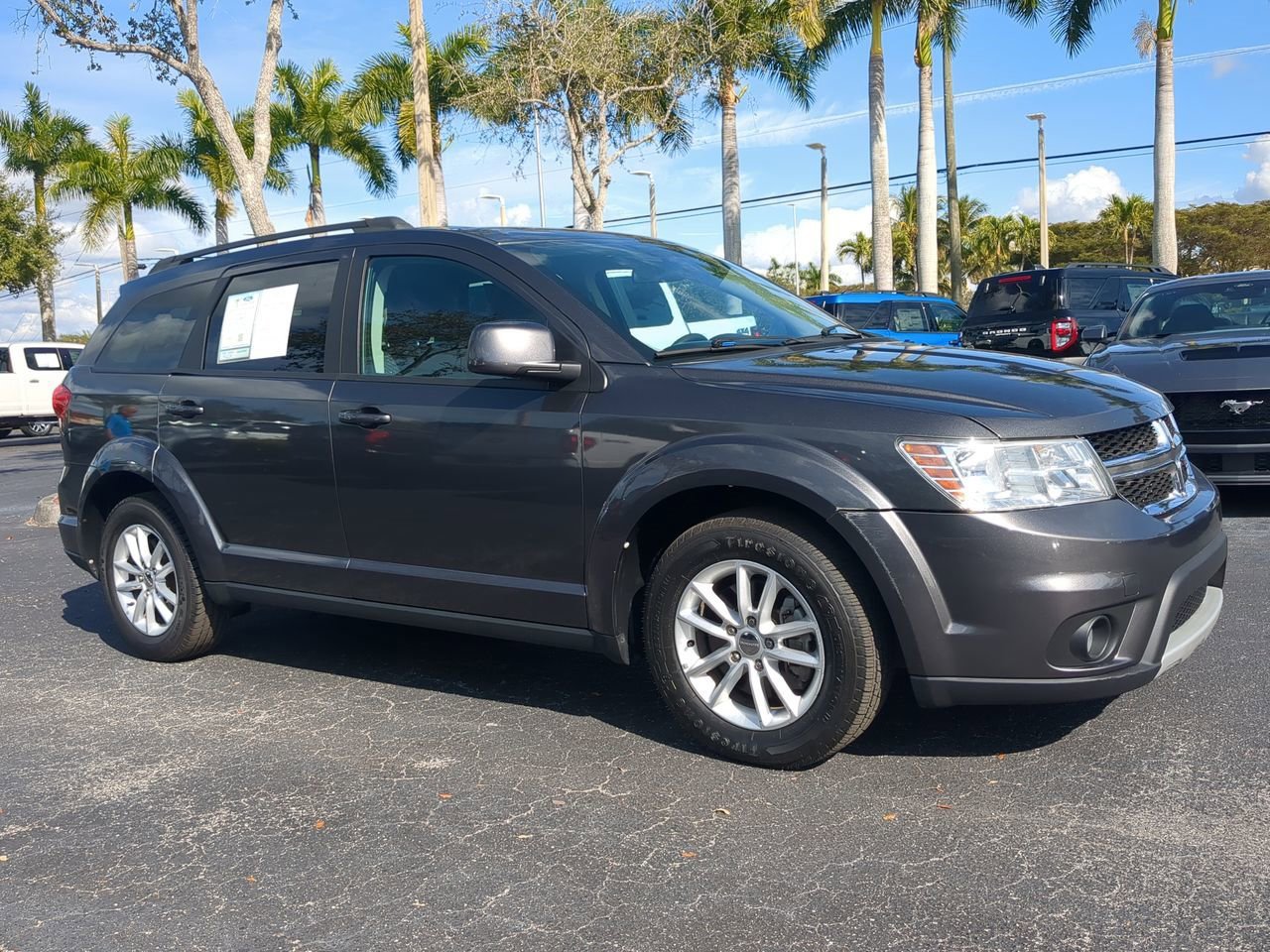 Used 2015 Dodge Journey SXT w/ Flexible Seating Group image 2