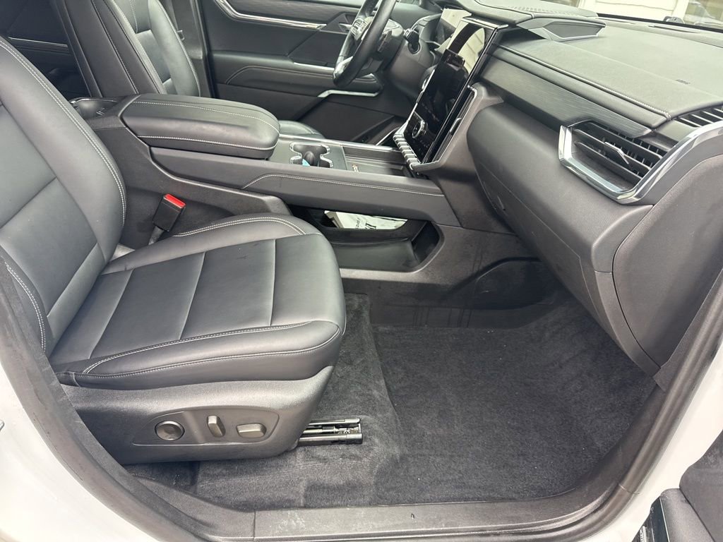 Certified 2024 GMC Acadia Elevation w/ Luxury Package image 44