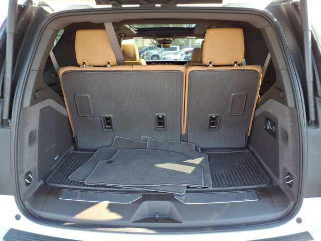 Used 2025 Cadillac Escalade Premium Luxury AWD/4WD image 21