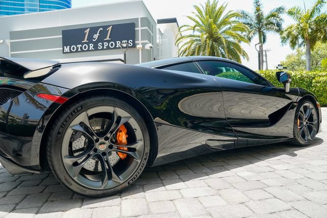 Used 2018 McLaren 720S Performance RWD image 31
