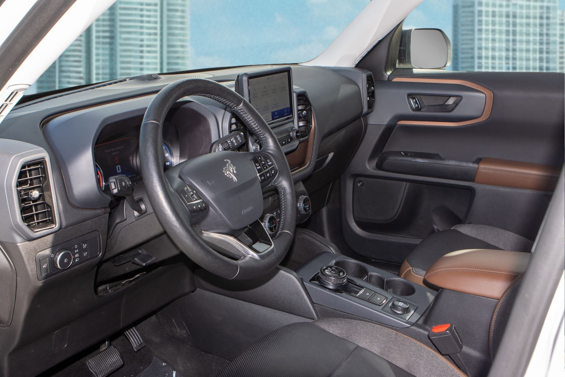 Used 2021 Ford Bronco Sport Outer Banks w/ Outer Banks Package (96D) image 14