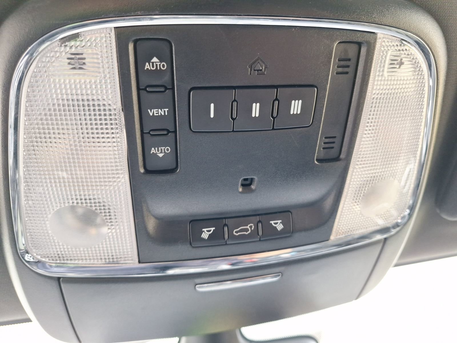 Used 2018 Jeep Grand Cherokee Limited RWD image 29