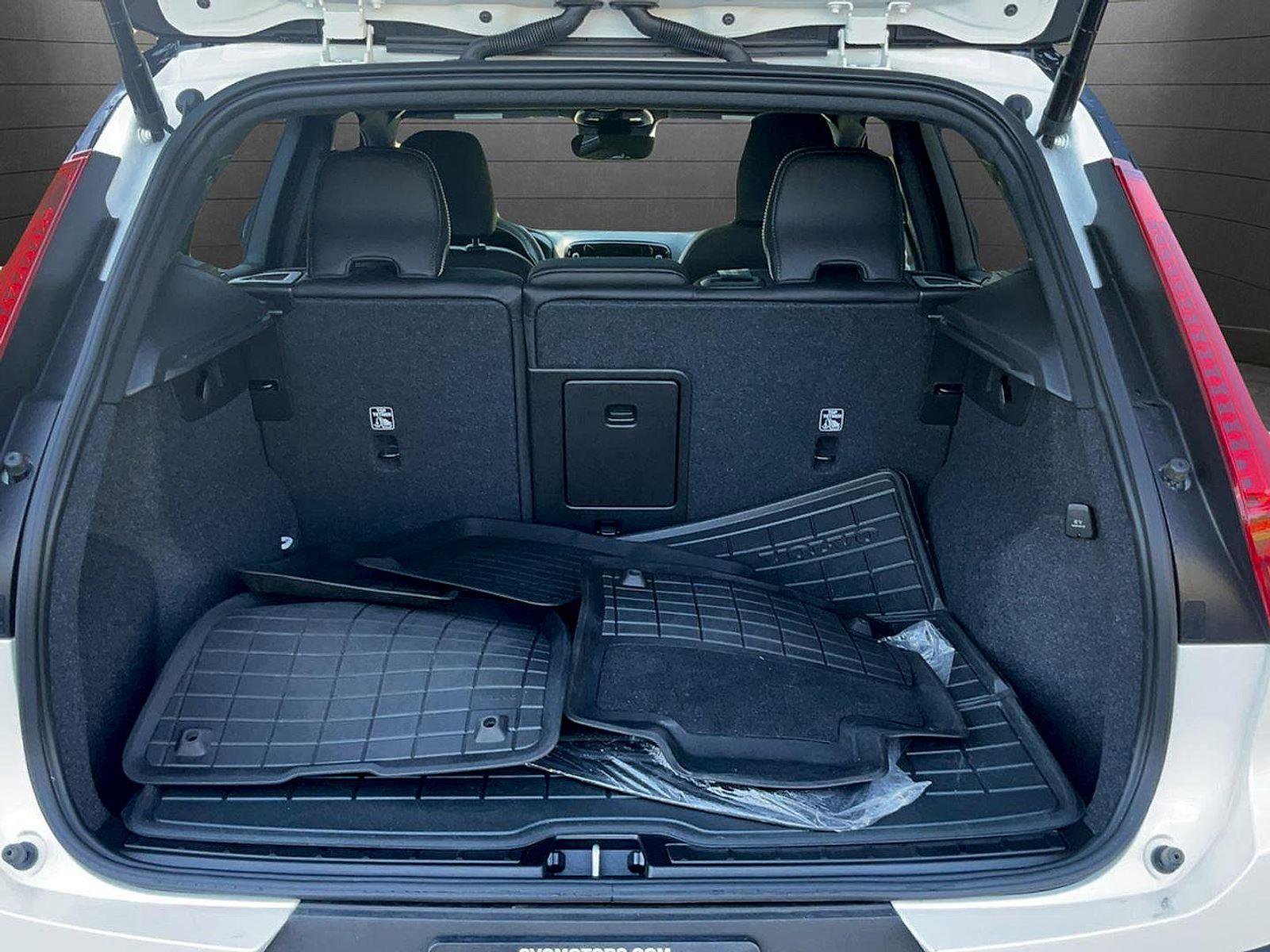 Used 2021 Volvo XC40 P8 Recharge w/ Advanced Package image 10