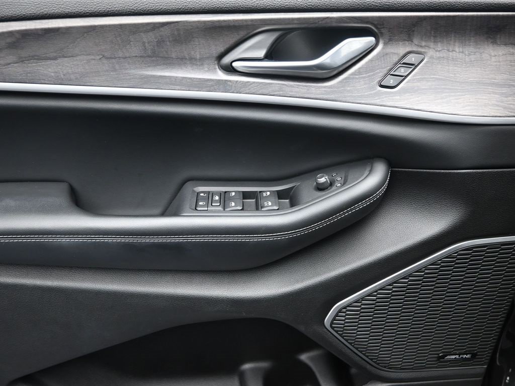 Used 2022 Jeep Grand Cherokee L Limited image 22