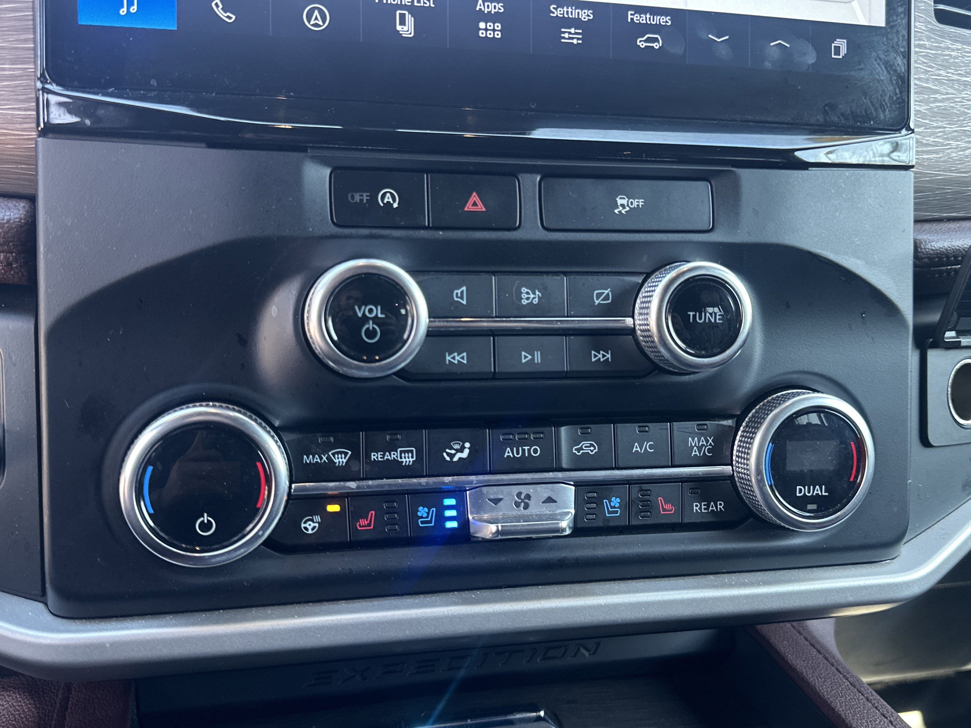 Used 2024 Ford Expedition Max Limited RWD image 16